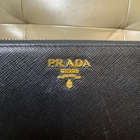 PRADA full size Zippy wallet black saffiano leather - Picture 2 of 7